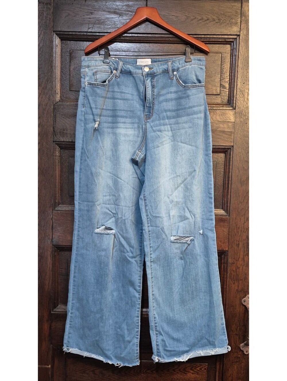 Crown & Ivy High Rise Distressed Flare Light Wash Sz 14R
